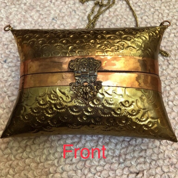 Exquisite Vintage Copper and Brass Pillow Minaudière purse. - Picture 6 of 11
